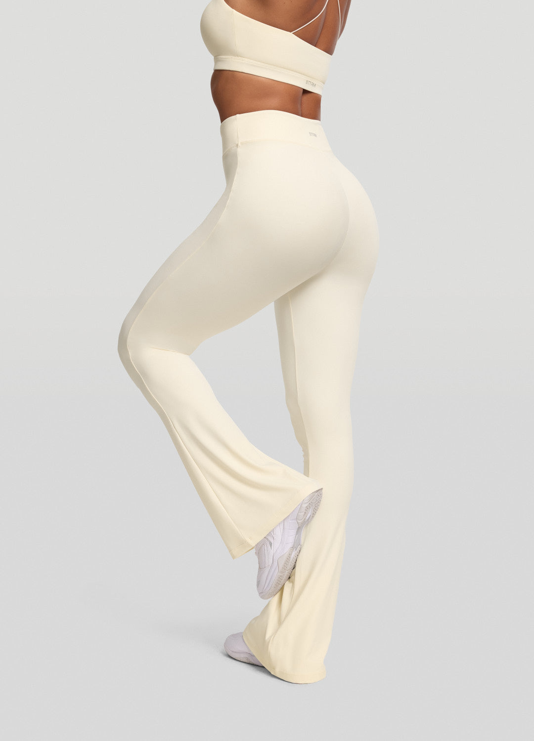 Chic High-Waisted Flare Leggings for a Flattering Silhouette